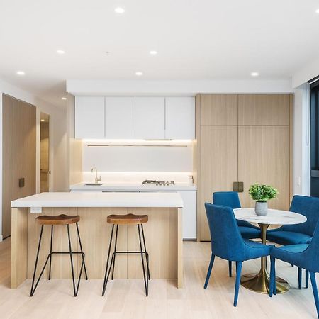 Sky One Apartments By Cllix Box Hill Bagian luar foto