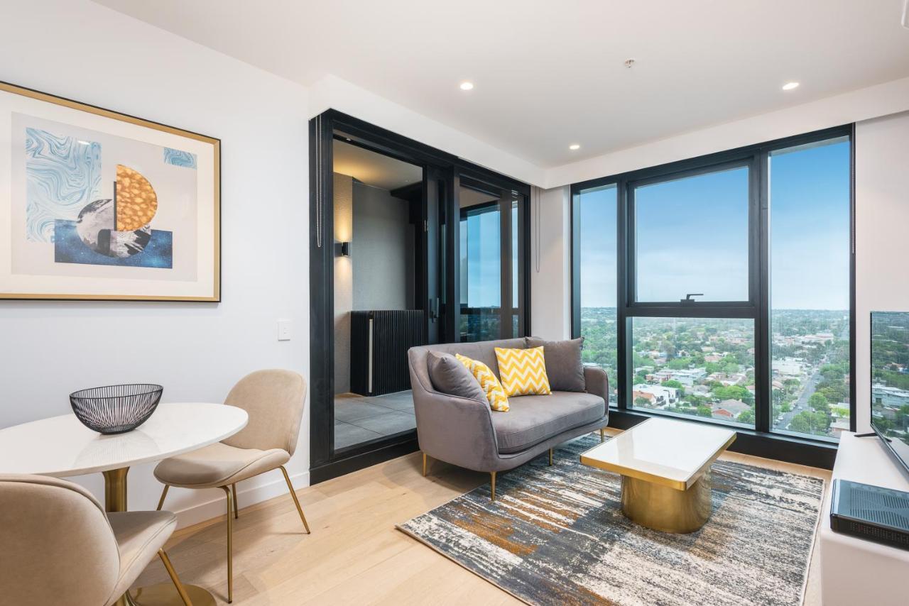 Sky One Apartments By Cllix Box Hill Bagian luar foto