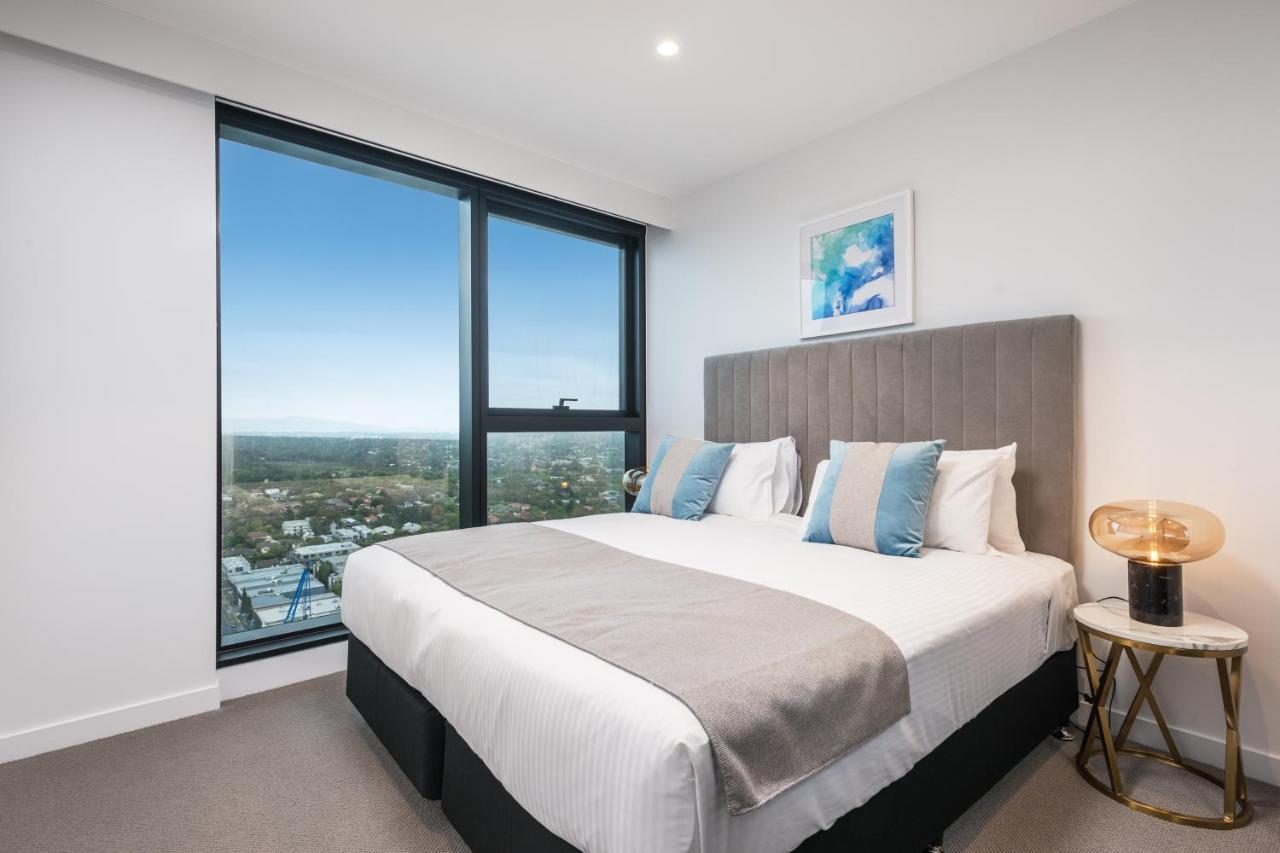 Sky One Apartments By Cllix Box Hill Bagian luar foto